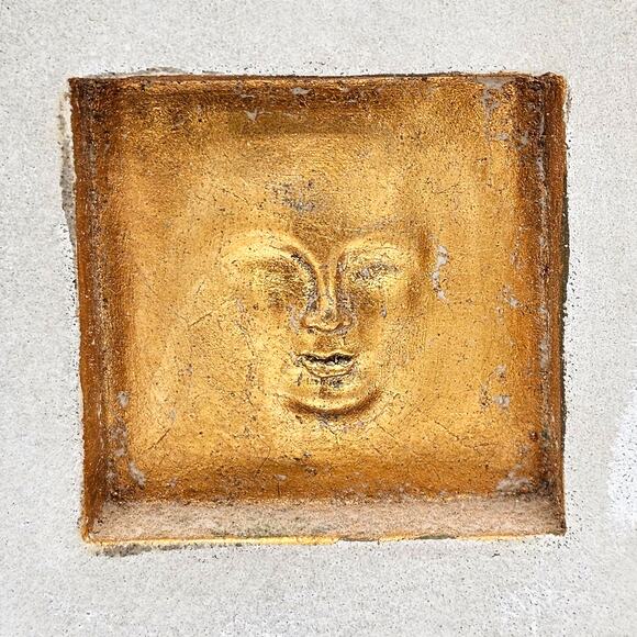 MarCo Concrete Gold Gilt Relief Face Tile Wall Art Beige 6 Inch Square MCM - Picture 2 of 6